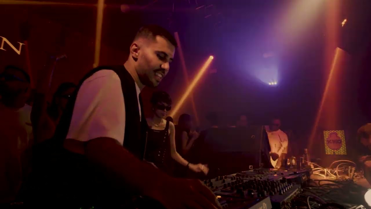 SA SUN performing at Klein Phönix, Istanbul